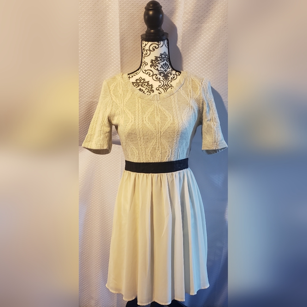 Beautiful zipper back dress